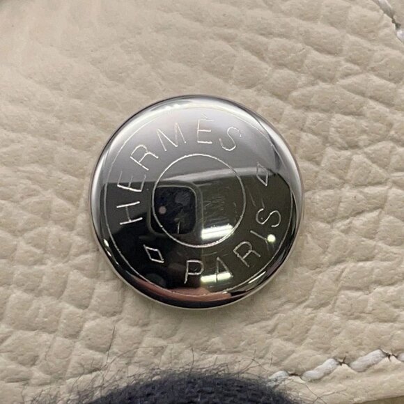 HERMES H Tag Phone Case Epsom Craie - Picture 7 of 11